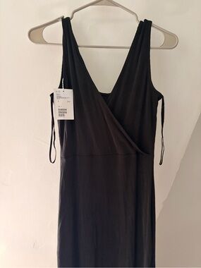 & Other Stories Black V-Neck Sleeveless Maxi Dress